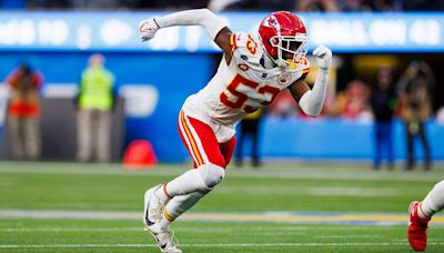 Chiefs' BJ Thompson goes into cardiac arrest during team meeting: reports