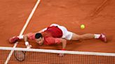 Djokovic, el amigo de lo imposible, sortea el abismo ante Cerúndolo