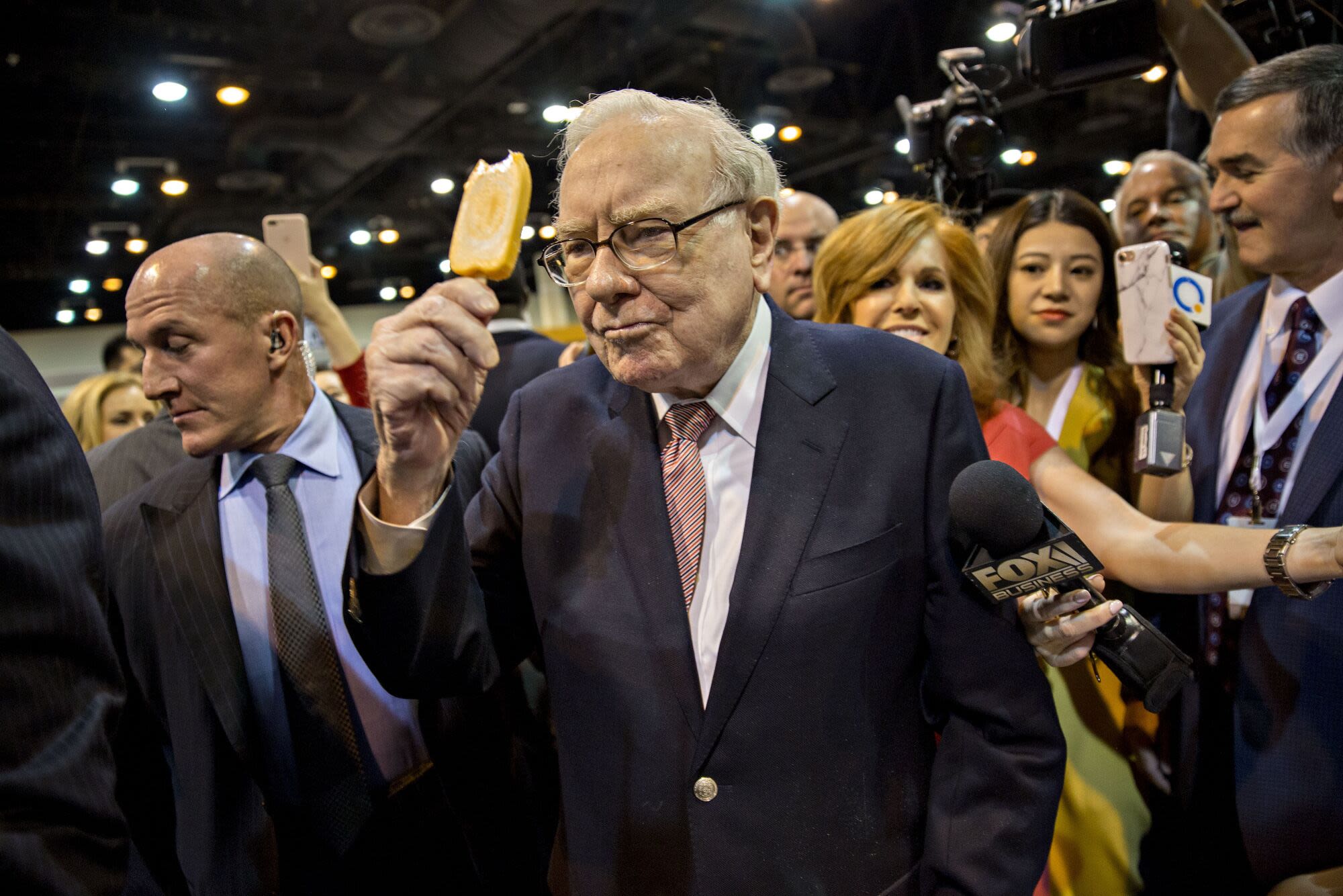 Buffett Says India Holds ‘Unexplored’ Opportunities for Future Berkshire Leaders