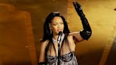 Rihanna Performs Rare Fan Favorites for Billionaire’s Private Wedding Party in India