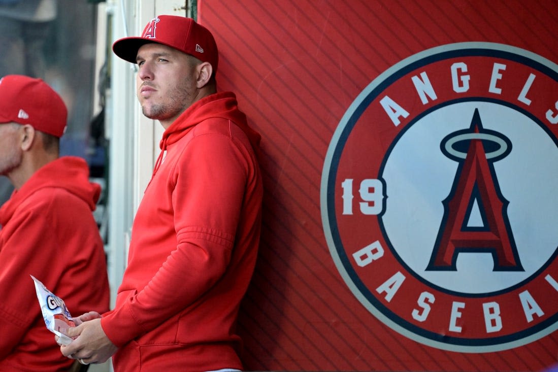 Deadspin | Angels OF Mike Trout (knee) targeting return by late July