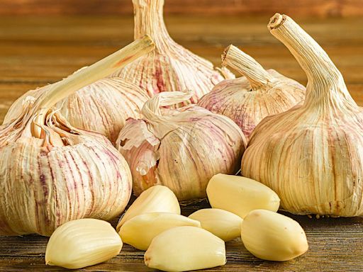 The Garlic Peeling Hack That Is Both Fun And Functional