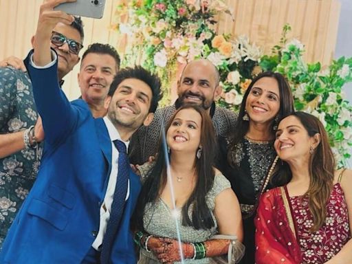 Kartik Aaryan attends ’Satyaprem Ki Katha’ director Sameer Vidhwans wedding with assistant director Juilee Sonalkar, shares inside pics