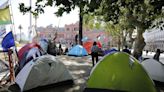 Ravioles con pollo, baños químicos y bronca contra el Presidente en el acampe para pedir el indulto a Milagro Sala