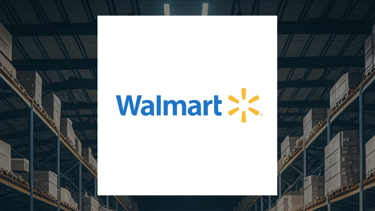 Walmart (NYSE:WMT) Trading Down 0.9% Following Insider Selling