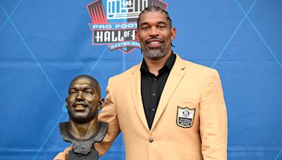 NFL Legend Julius Peppers Offers Inspirational Hall of Fame Speech