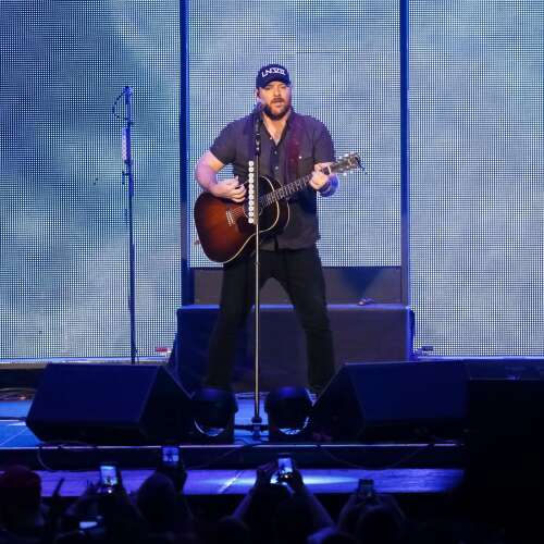 Chris Young plays Mohegan Sun