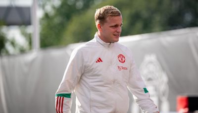 Donny van de Beek sends message to Manchester United fans ahead of exit