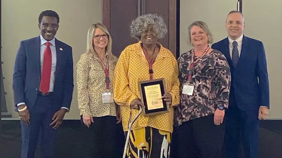 Sterling foster grandmother earns state recognition