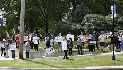 Pro-Palestinian students protest at Washburn University a day after Kobach denouncement