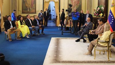 Presidente de Venezuela dialogó con líderes opositores independientes (+Fotos) - Noticias Prensa Latina