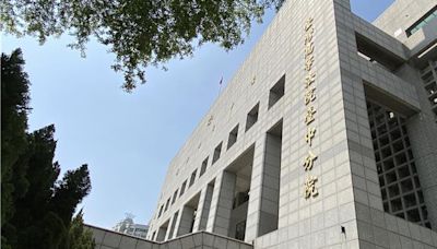 男深夜至施志昌、蔡其昌服務處丟雞蛋、撒金紙 二審逆轉判無罪 - 社會