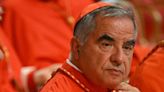 ¿Quién es el cardenal Giovanni Angelo Becciu y por qué delitos lo condenaron en el "juicio del siglo" del Vaticano?