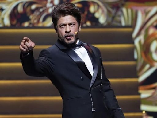 Shah Rukh Khan fans troll Salman Khan fan who shared Jawan actor’s teleprompter moment from IIFA