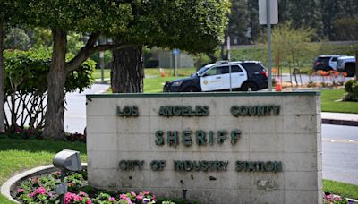 2 former LA sheriff's deputies charged in alleged 'sham raid': Prosecutors