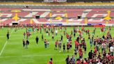 Invasión de cancha en entrenamiento del Atlas