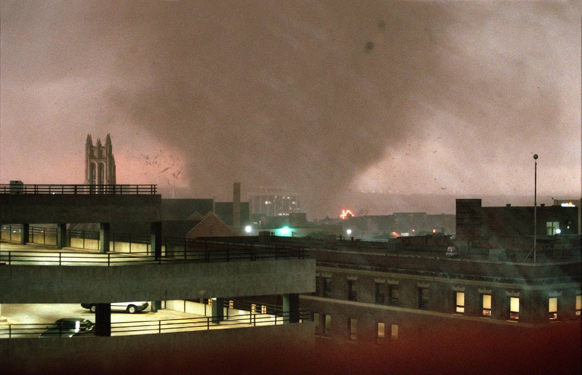 ‘The skies literally turned green.’ Author gathers stories from 2000 Fort Worth tornado