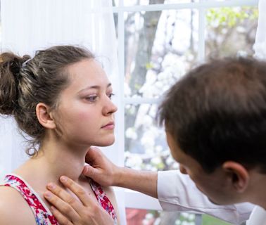 Common red flag symptoms that could be warning signs of a thyroid condition