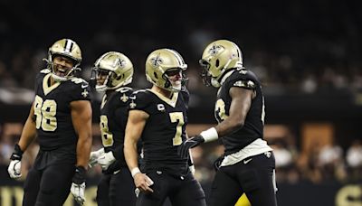 Saints Star Leaves Game With Chest Injury, Doubtful to Return