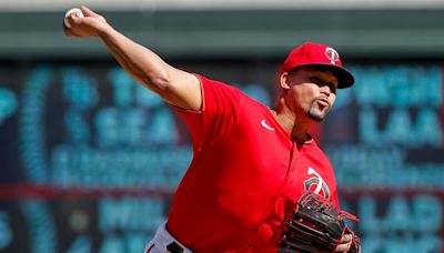 Twins closer Duran to start season on injured list