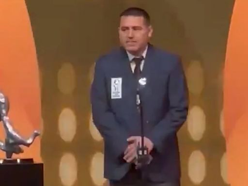 Juan Román Riquelme ingresó al Salón de la Fama y dio un discurso al borde de las lágrimas: “No pensé que iba a ser tan lindo”