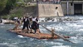 Los nabateros de Sobrarbe mantienen la tradición y descienden por el río Cinca