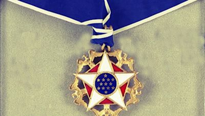 Medalla Presidencial de la Libertad se queda en las Carolinas: ¿a quién nombró el presidente Biden? - La Noticia