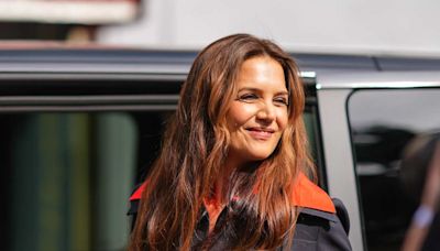 Katie Holmes Deemed a 'Beauty' in Rare Bare-Faced Selfies