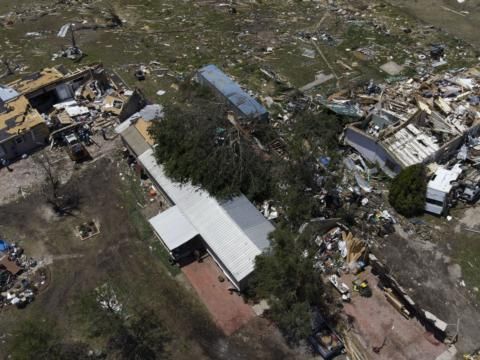 At least 21 dead in Memorial Day weekend storms that devastated several U.S. states