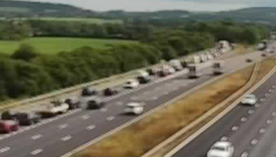 M5 rush hour traffic chaos due to obstruction