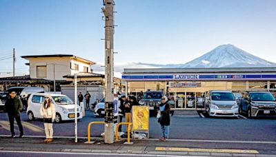 日本﻿富士山小鎮擬建屏障 謝絕打卡