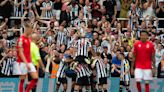 El Newcastle frustra al Forest en su regreso y el Leeds remonta al Wolves