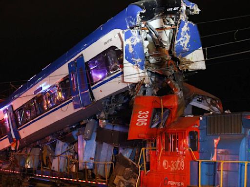 Choque de trenes en San Bernardo: Ministerio Público investiga las causas de un accidente fatal que da la vuelta al mundo - La Tercera