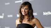 Jennifer Garner's 'Ghostesses' Costumes and Goofy Poem Will Get You Into the Halloween Spirit