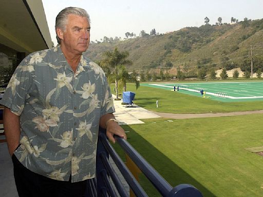 A.J. Smith, who is the winningest general manager in Chargers' history, dies at 75