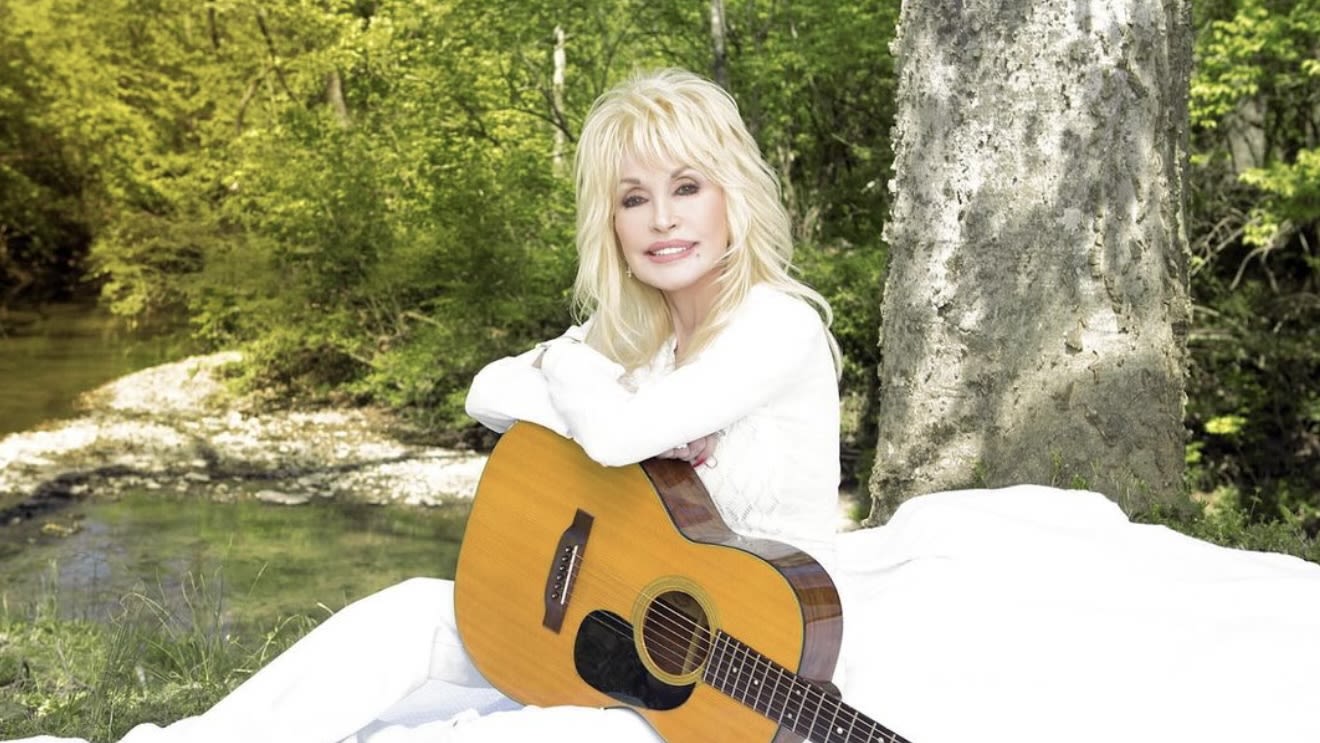 Dolly Parton's Broadway Musical Snags Tony-Winning Director