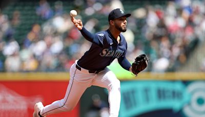 Cubs acquire bullpen help in a trade for reliever Tyson Miller from Mariners