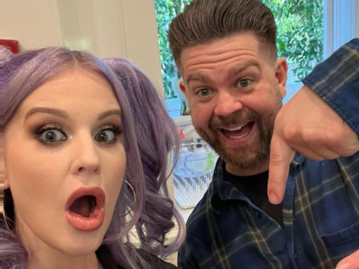 Kelly Osbourne revela ter levado um tiro de arma manuseada pelo irmão Jack: "Quase morri"