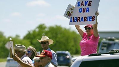 A US appeals court will review its prior order that returned banned books to shelves in Texas