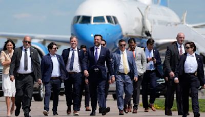 J.D. Vance Awkwardly Retreats After Bizarre Attempt to Storm Harris’ Empty Plane