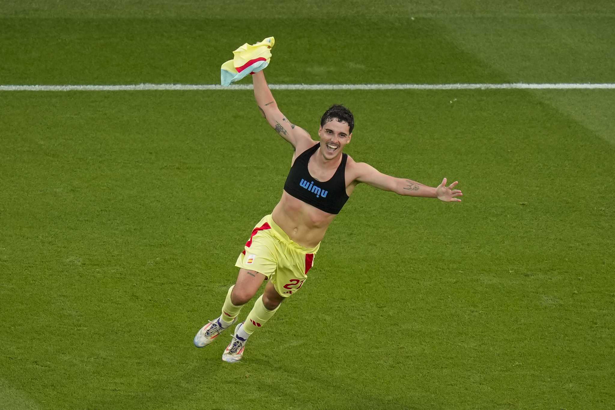 Spain takes gold after 5-3 win against France in Olympic men's soccer final