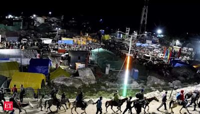 Over 7,500 pilgrims visit Amarnath cave shrine on July 27, total crosses 4.5 lakh