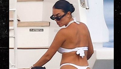 Cristiano Ronaldo Squeezes Georgina Rodriguez's Butt During Vacation