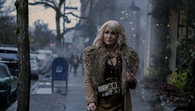 Jenn Lyon Will Cast a Spell on You with Her Wickedly Funny Turn on ‘Dead Boy Detectives’