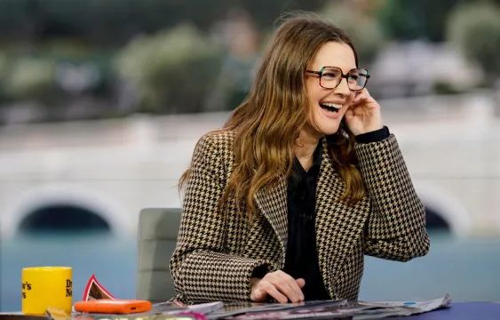 Drew Barrymore’s Dog Interrupts Interview With Jeremy Renner