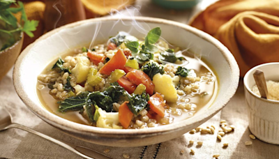Sopa de verduras: la receta sencilla y con pocos ingredientes que es perfecta para el frío