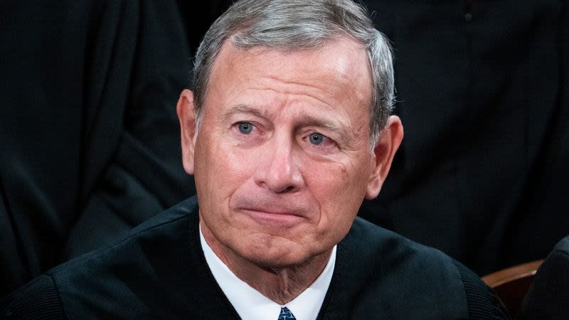 Chief Justice John Roberts declines to meet with Democratic lawmakers about ethics flap and Alito’s flags | CNN Politics