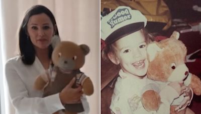 Jennifer Garner Calls Her Teddy Bear the ‘Love of My Life’ in Home Tour: ‘I Think It’s the Overalls’