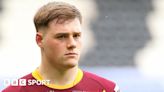 Sam Halsall: Huddersfield Giants back pens new three-year deal