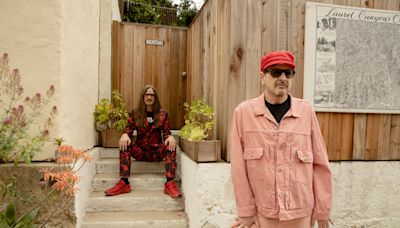 Redd Kross, in Year 45, Lay Claim to the Power-Pop Throne